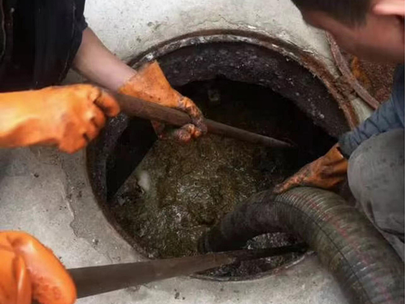 崇川清理化粪池时如何避免沼气的危害?